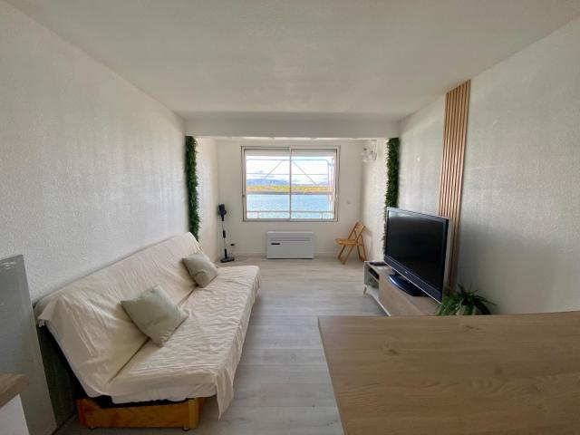 Port Leucate Charmant T2 totalement rénové vue sur le port !
