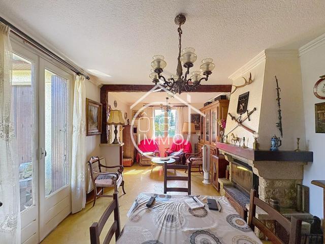 Port Sainte Foy et Ponchapt: Maison à raffraichir avec dépe. 121m² Port Sainte Foy et Ponchapt