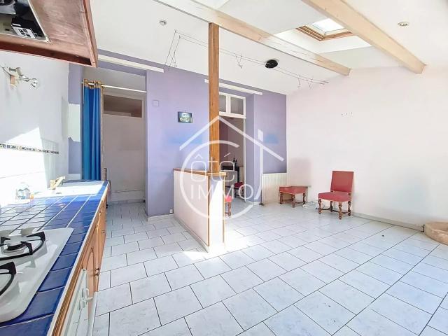 Port Sainte Foy et Ponchapt: Maison de ville en pierre. bea. 120m² Port Sainte Foy et Ponchapt