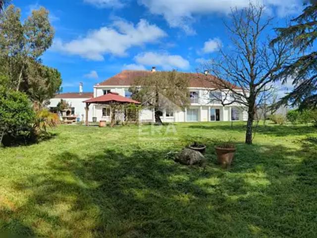 Port Sainte Marie 47130 Achat / Vente maison 13 pièces t13 au dernier étage piscine