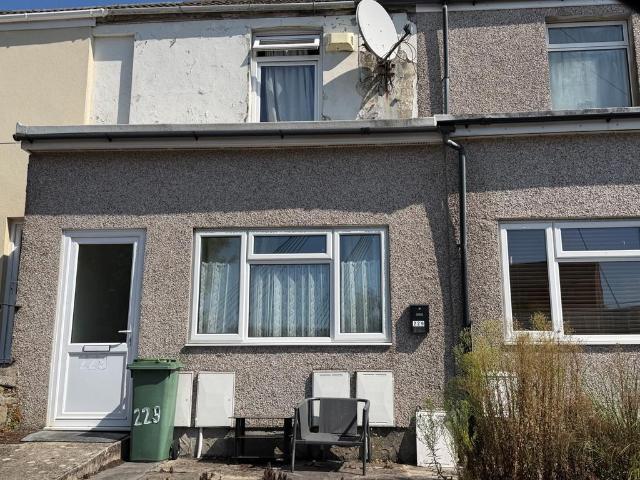 Port Tennant Road, Port Tennant. 1 bed flat to rent £675 pcm £156 pw