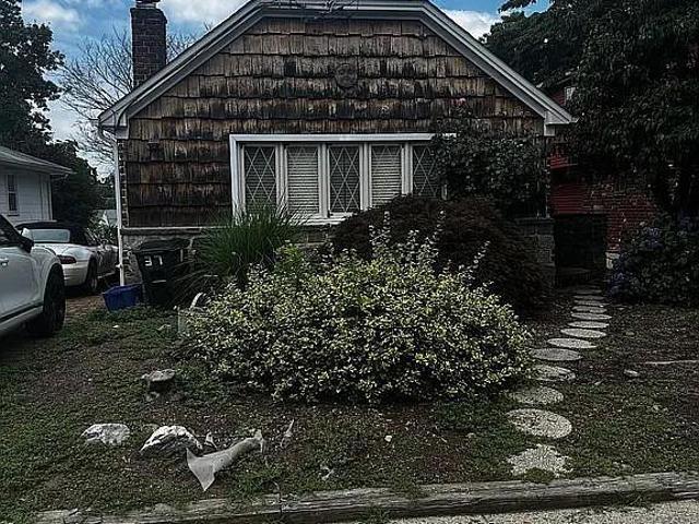 Port Washington NY 11050 104824802