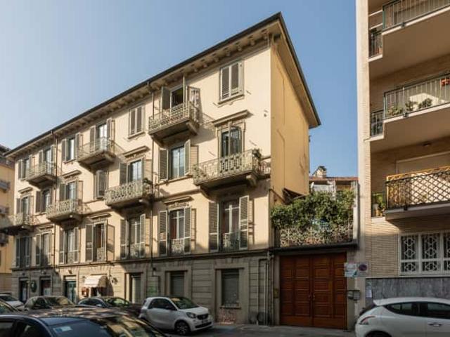 Porta Susa Studio Apartment