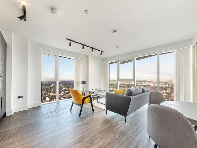 Portal Way, Acton W3, 2 bed flat to rent, £2,850 pcm | PrimeLocation
