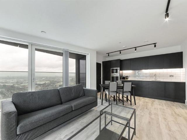 Portal Way, Acton W3 2 bed flat to rent £2,800 pcm £646 pw