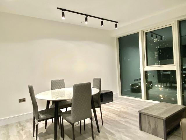 Portal Way, London W3, 1 bed flat to rent, £2,400 pcm | PrimeLocation