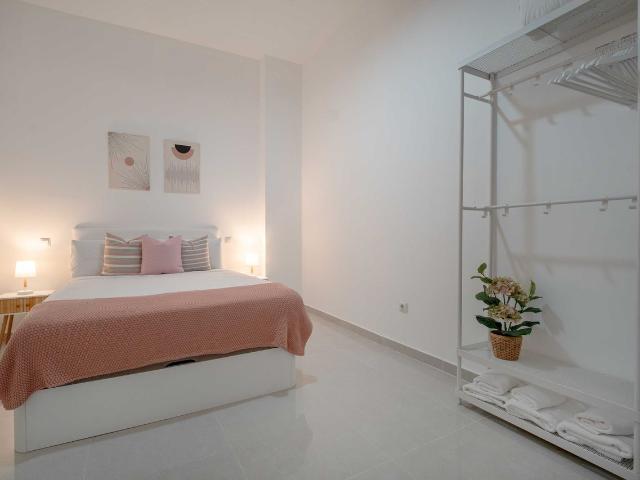 Portazgo Apartment | 2 bedrooms + sofa bed, Madrid Amsterdam Apartments for Rent