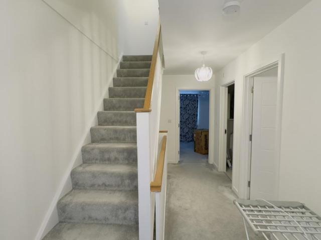 Portbridge Gardens, Ebbsfleet Valley. 3 bed semi detached house to rent £2,300 pcm £531 pw