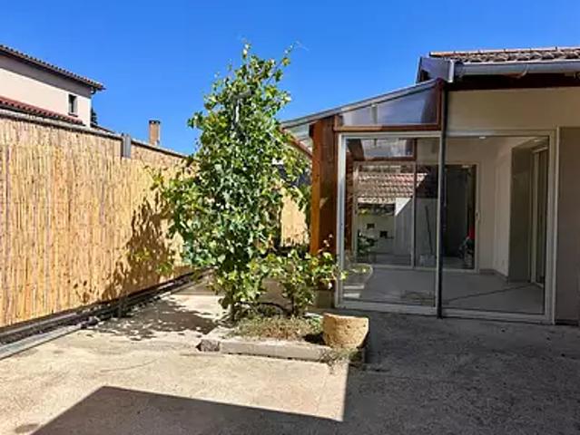 Porte des Pierres Dorées 69640 Location maison 3 pièces t3 au dernier étage terrasse
