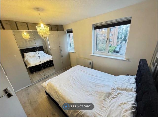 Porter Close, Grays RM20, 1 bed flat to rent, £1,400 pcm | PrimeLocation