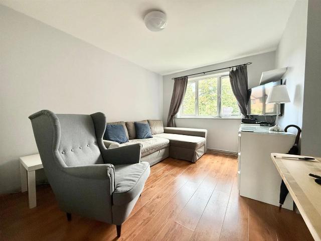 Porter Close, Grays RM20, 1 bed flat to rent, £1,200 pcm | PrimeLocation