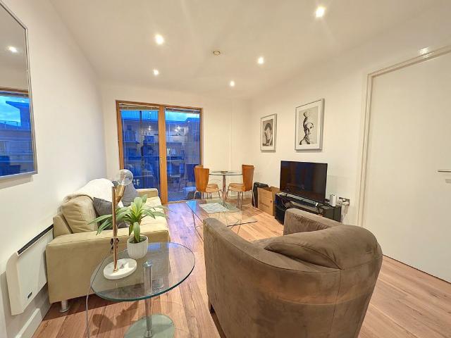 Porter Brook House, 201 Ecclesall Road, Sheffield S11, 2 bed flat to rent, £1,100 pcm | PrimeLocation