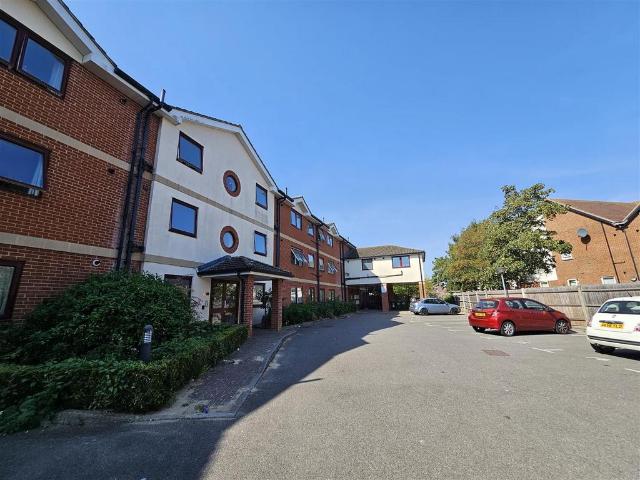 Porters Way, Polegate BN26 1 bed apartment to rent £1,025 pcm £237 pw