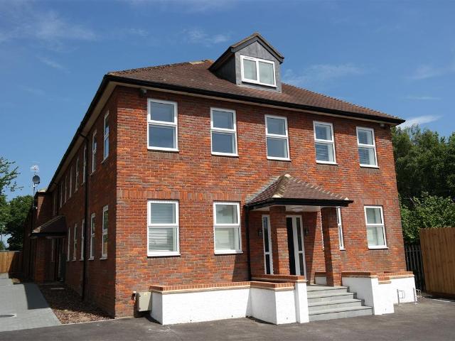Porters Wood, St Albans, Hertfordshire AL3, Studio to rent, £975 pcm | PrimeLocation