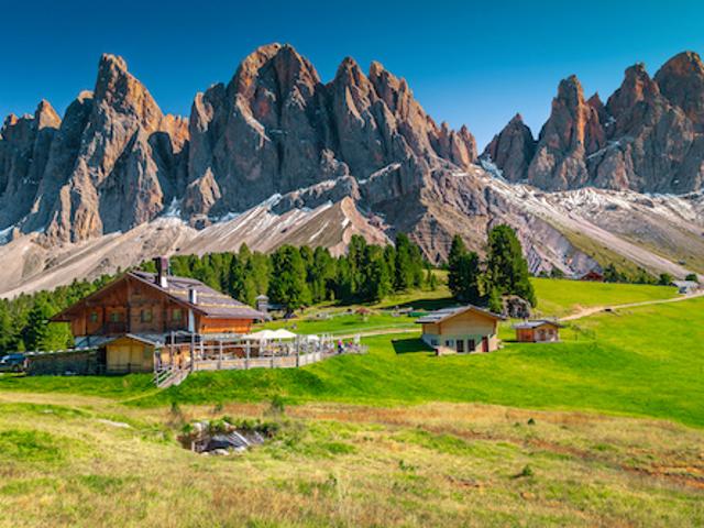 PORTES DU SOLEIL: KOMPLETT RENOVIERTES HOTEL / BERGHAUS ZU VERKAUFEN