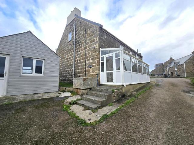 Porthcurno, St. Levan TR19 3 bed flat to rent £1,300 pcm £300 pw