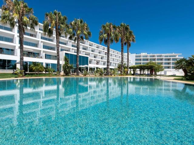 Portimão – Apartamentos remodelados com vista mar e marina na Praia da Rocha