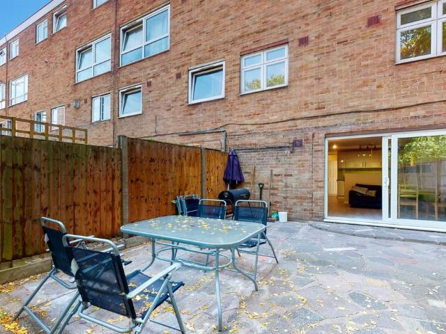 Portia Way, Mile End E3, 4 bed flat to rent, £3,500 pcm | PrimeLocation