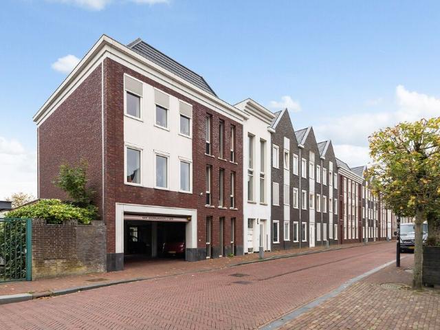 Portiekflat appartement te huur in Franeker