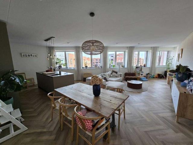 Portiekwoning appartement te huur in Lent