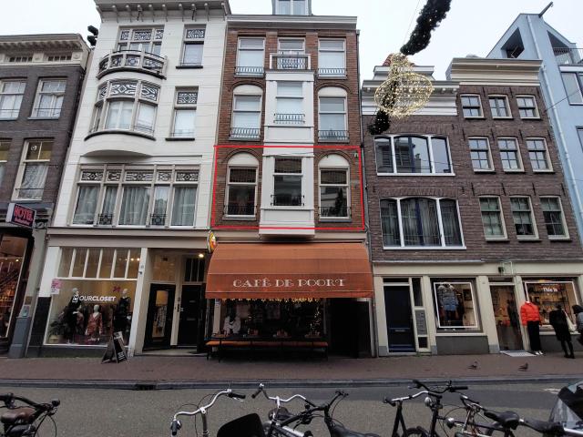 Portiekwoning in Amsterdam