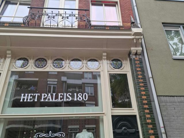 Portiekwoning in Amsterdam