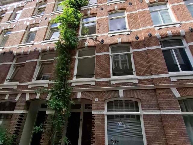 Portiekwoning in Amsterdam