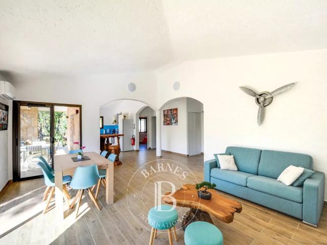 Porto Vecchio, Domaine de Cala Rossa, villa 2 chambres, proc. 90m² Lecci