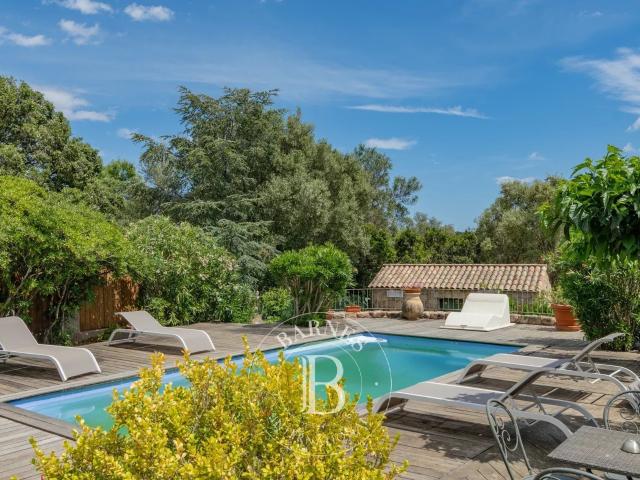Porto Vecchio, Fossi, Maison en pierre, 4 chambres, piscine. 169m² Porto Vecchio