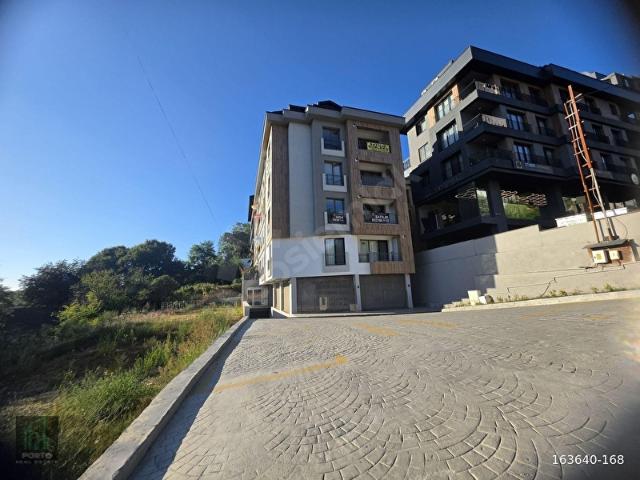 PORTO EMLAK KEMERBURGAZ'DA METROYA YAKIN 1+1 KİRALIK DAİRE