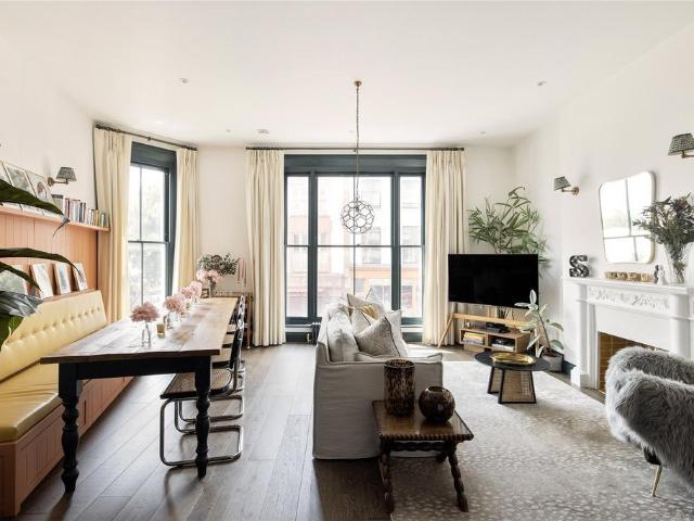Portobello Road, London, W10 2 bed penthouse to rent £5,850 pcm £1,350 pw