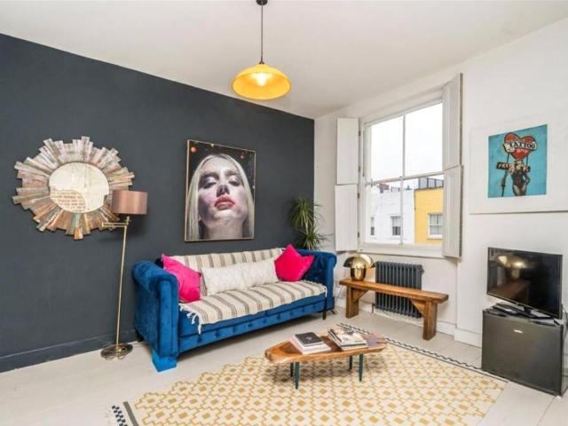 Portobello Road, London, W11 1 bed flat to rent £2,730 pcm £630 pw