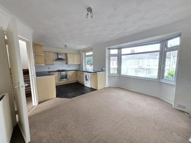 Portland Villas, Hove, BN3 2 bed maisonette to rent £1,500 pcm £346 pw