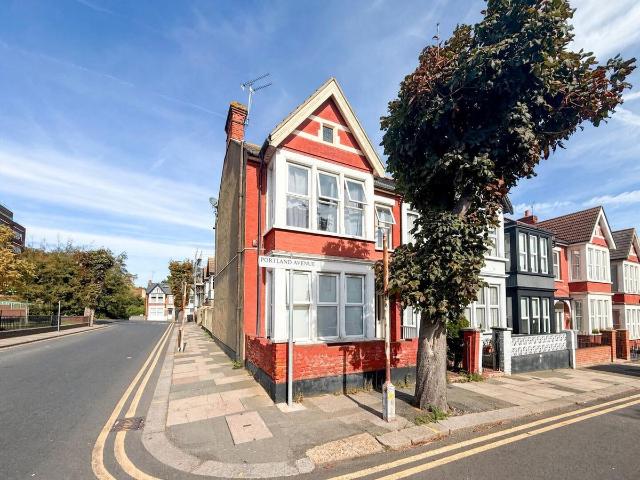 Portland Avenue, Southend On Sea SS1, 2 bed flat to rent, £1,200 pcm | PrimeLocation