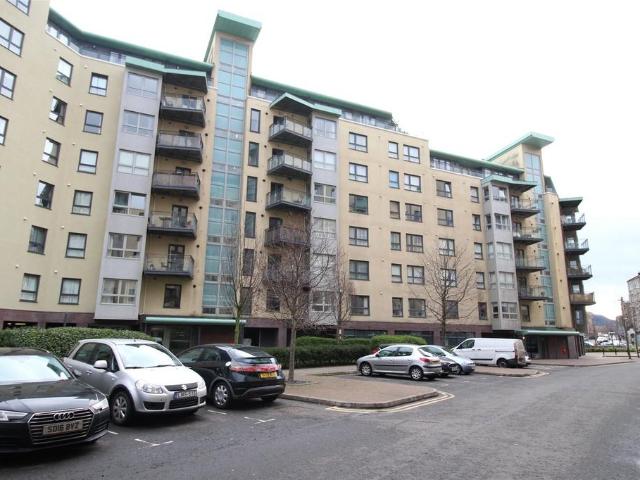 Portland Gardens, Leith, Edinburgh 2 bed apartment to rent £1,600 pcm £369 pw