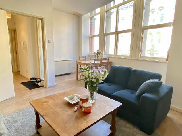 Portland House, 103A Portland Street, Manchester M1, 1 bed flat to rent, £1,100 pcm | PrimeLocation