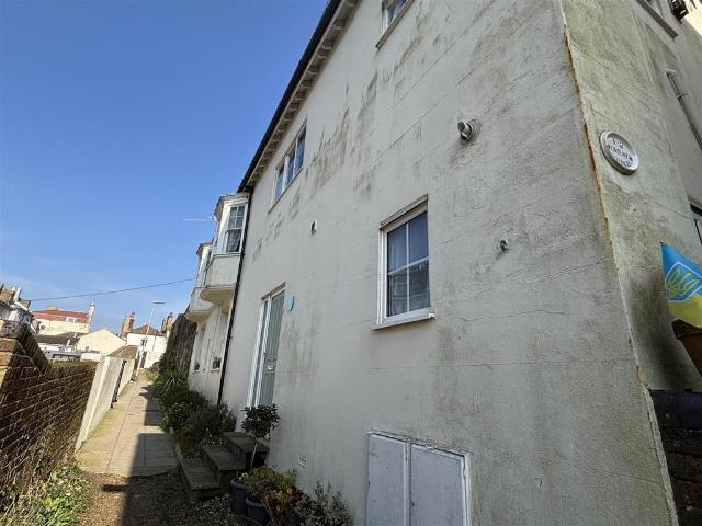 Portland Place, Hastings 1 bed apartment to rent £895 pcm £207 pw