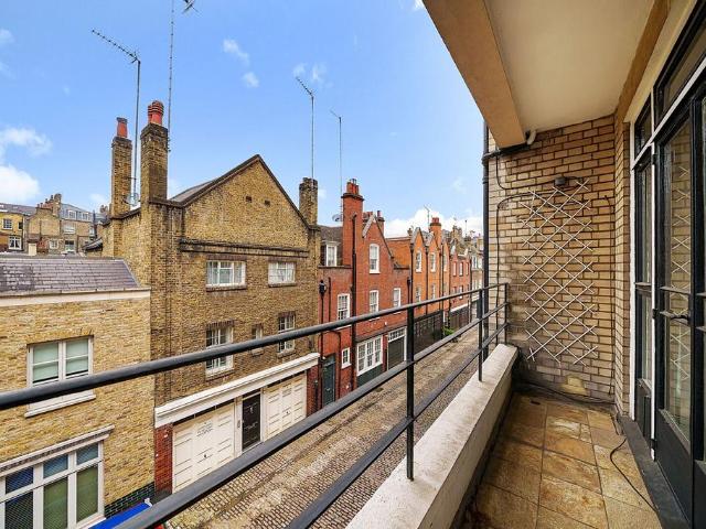 Portland Place, Marylebone, London, W1B 3 bed flat to rent £13,000 pcm £3,000 pw