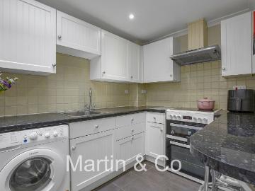 Portland Rd, South Norwood, London SE25, 2 bed flat to rent, £1,650 pcm | PrimeLocation