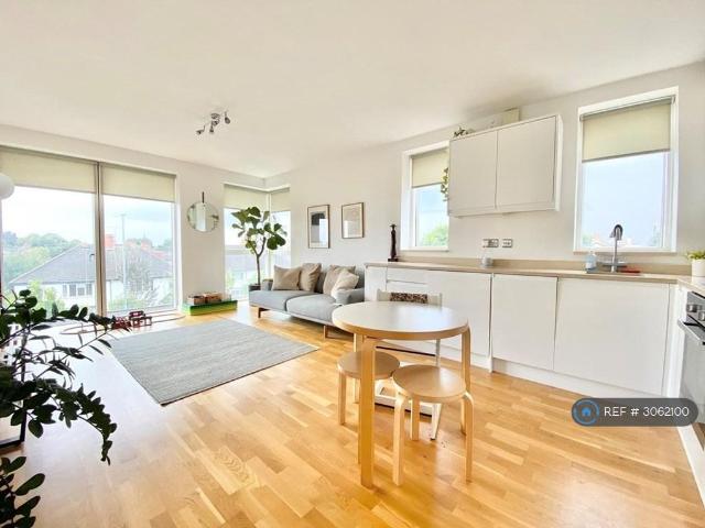 Portland Road, Hove, BN3 2 bed flat to rent £1,570 pcm £362 pw