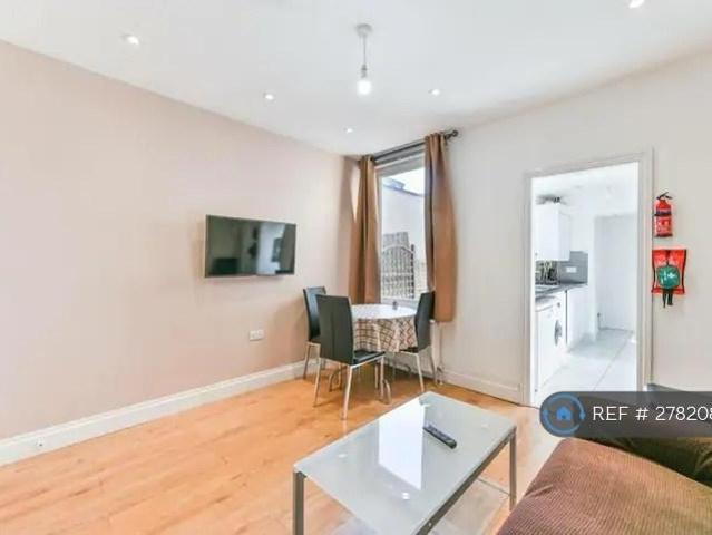 Portland Road, Kingston Upon Thames, KT1 4 bed semi detached house to rent £3,295 pcm £760 pw