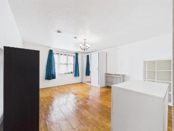 Portland Road, London 2 bed flat to rent £1,900 pcm £438 pw