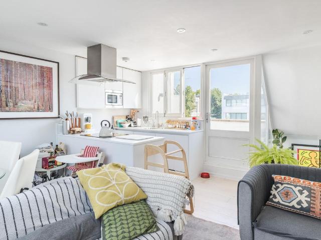 Portland Road, London W11, 2 bed flat to rent, £4,446 pcm | PrimeLocation