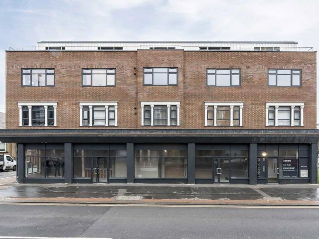 Portland Road, London SE25, 2 bed flat to rent, £1,900 pcm | PrimeLocation
