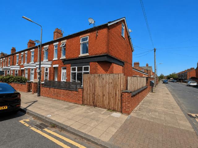Portland Road, Stretford, M32 0PH 4 bed end of terrace house to rent £1,500 pcm £346 pw