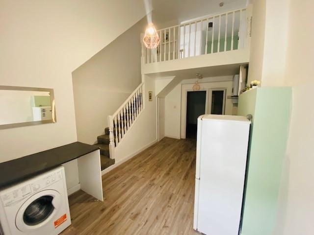 Portland Road SE25, 1 bed flat to rent, £1,250 pcm | PrimeLocation
