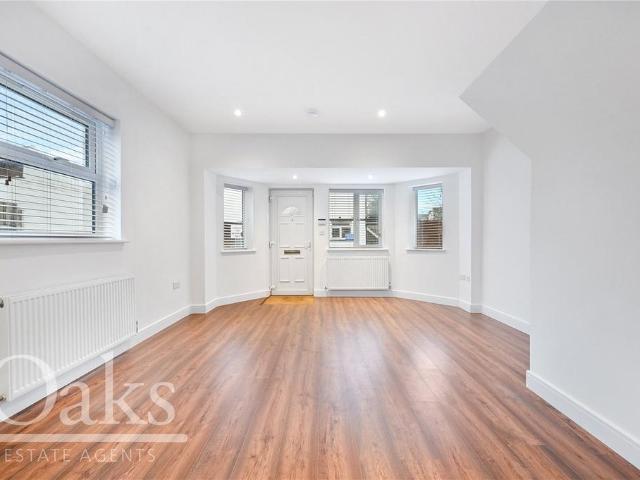 Portland Road, South Norwood 2 bed house to rent £1,900 pcm £438 pw