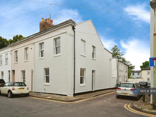 Portland Square, Cheltenham, GL52 1 bed in a house share to rent £510 pcm £118 pw