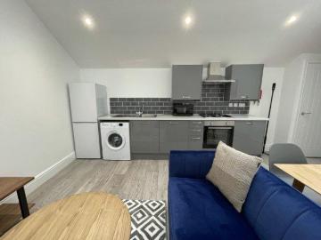 Portland Street 2 bed house share to rent £1,328 pcm £306 pw