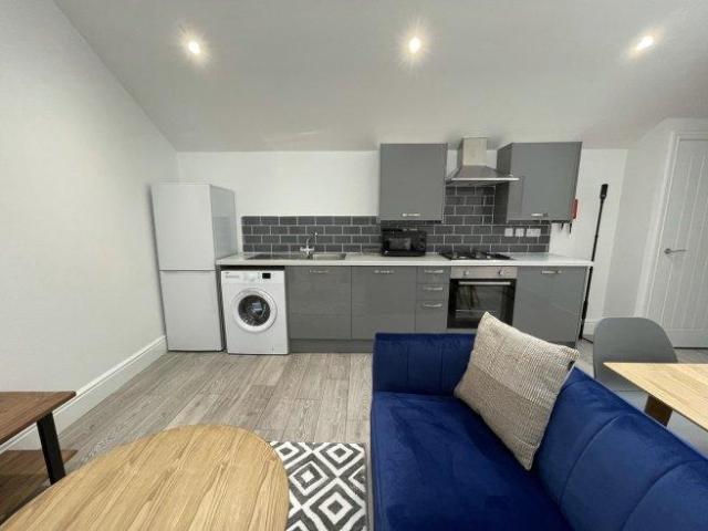Portland Street 2 bed house share to rent £1,328 pcm £306 pw